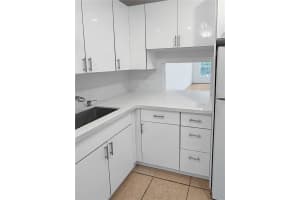 7897 Golf Cir Dr 306 Margate, FL 33063 - MLS#A11897519