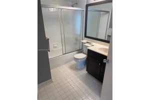 19215 Glenmoor Dr 1 West Palm Beach, FL 33409 - MLS#A11897546