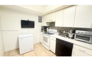 9645 Nw 1st Ct 1-103 Pembroke Pines, FL 33024 - MLS#A11897617