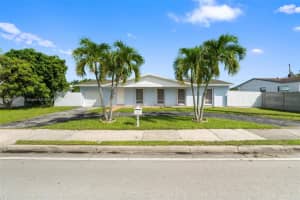 15913 Fairway Heights Blvd, Miami