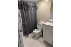 827 NE 199th St APT 102, Miami, FL 33179, - MLS#A11897745