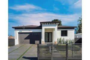 5370 Plunkett St, Hollywood