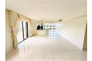 6423 Collins Ave 310 Miami Beach, FL 33141 - MLS#A11897813