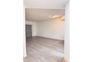 8290 Lake Dr 211 Doral, FL 33166 - MLS#A11897816