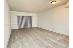 8290 Lake Dr 211 Doral, FL 33166 - MLS#A11897816