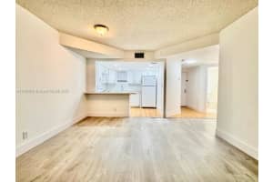 8290 Lake Dr 211 Doral, FL 33166 - MLS#A11897816