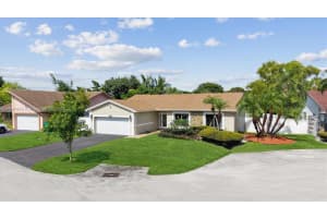 8271 Cassia Ter Tamarac, FL 33321 - MLS#A11897845