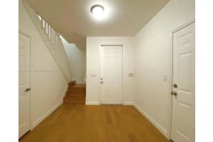 10306 Nw 70th Ter Doral, FL 33178 - MLS#A11897853