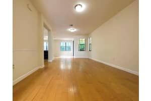 10306 Nw 70th Ter Doral, FL 33178 - MLS#A11897853