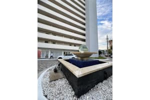 7904 West Dr 1005, North Bay Village