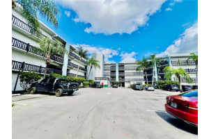 1021 Mockingbird Ln 215, Plantation