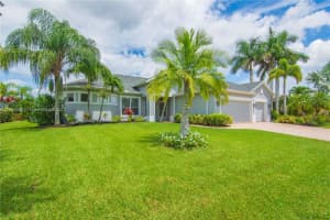4670 Sw Stephanie Ln Sw Vero Beach, FL 32968 - MLS#A11898032