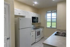 6051 Sw 19th Pl, North Lauderdale