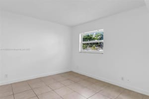 8002 Lagos De Campo Blvd B-101 Tamarac, FL 33321 - MLS#A11898088