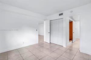 8002 Lagos De Campo Blvd B-101 Tamarac, FL 33321 - MLS#A11898088