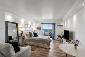 7904 West Dr 1004, North Bay Village