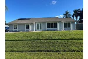 2492 Se Rival Ave, Port Saint Lucie