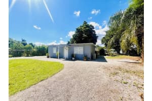 29320 Illinois Rd 29320 Homestead, FL 33033 - MLS#A11898126