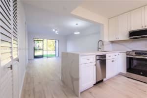 5550 Lakeside Dr 104, Margate