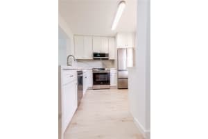 5550 Lakeside Dr 104 Margate, FL 33063 - MLS#A11898132