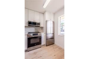 5550 Lakeside Dr 104 Margate, FL 33063 - MLS#A11898132