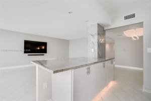 18071 Biscayne Blvd 1204 Aventura, FL 33160 - MLS#A11898144