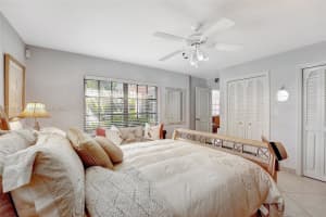 5517 Bayview Dr Fort Lauderdale, FL 33308 - MLS#A11898145