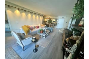 1121 Crandon Blvd APT E504, Key Biscayne, FL 33149, - MLS#A11898148