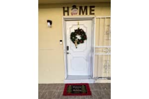 8701 Sw 12th St 13, Miami