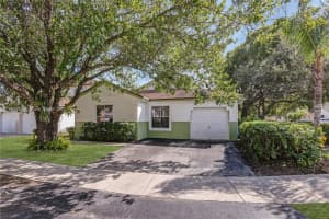 20774 Nw 3rd Ct, Pembroke Pines
