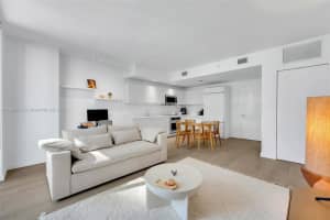 55 Sw 9th St 1802, Miami