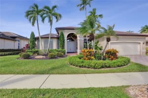2553 Jardin Mnr, Weston