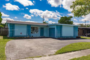 8480 Nw 29th St Sunrise, FL 33322 - MLS#A11898279
