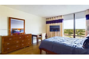 MLS# A11898286, Hollywood, Florida 33019