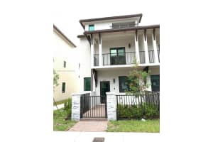 4802 Nw 83rd Path . Doral, FL 33166 - MLS#A11898309