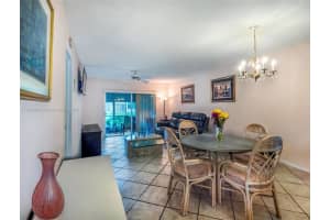 5520 N Lakewood Cir N 614, Margate
