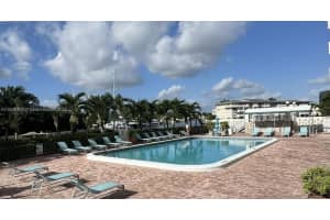 401 Se Golden Isles Dr 910 Hallandale Beach, FL 33009 - MLS#A11898380