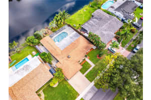 11041 Nw 22nd St Pembroke Pines, FL 33026 - MLS#A11898383
