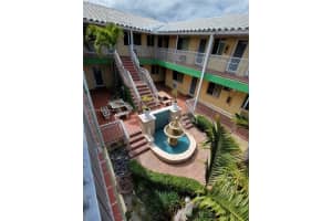 7400 Harding Ave 15, Miami Beach