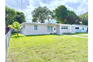 124 Harvard Rd West Park, FL 33023 - MLS#A11898432