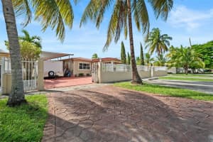 100 E 37th St, Hialeah