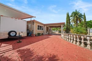 100 E 37th St Hialeah, FL 33013 - MLS#A11898496