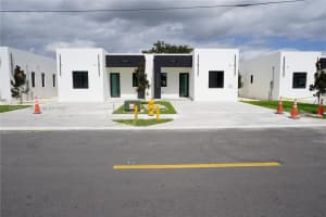 12387 Sw 220th St, Miami