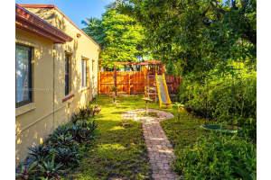 472 Ne 130th St North Miami, FL 33161 - MLS#A11898537