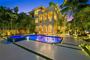 1530 Island Blvd, Aventura