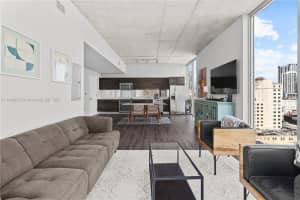 151 Se 1st St 1402, Miami