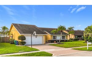 8060 Nw 51st Ct Lauderhill, FL 33351 - MLS#A11898592