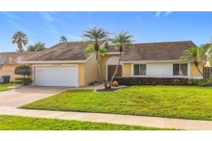 8060 Nw 51st Ct Lauderhill, FL 33351 - MLS#A11898592