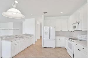 1042 Sunflower Cir 1042 Weston, FL 33327 - MLS#A11898658