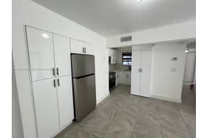 210 Fontainebleau Blvd 411, Miami